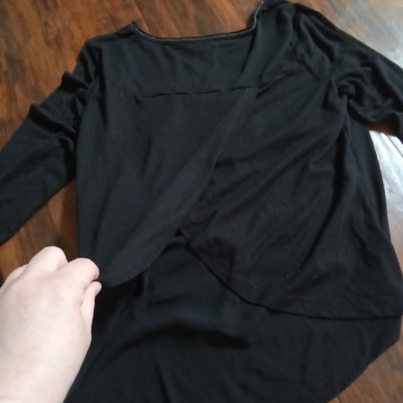 White House Black Market Split Back Long Sleeve Black V- Neck Top Size Large - Picture 5 of 7